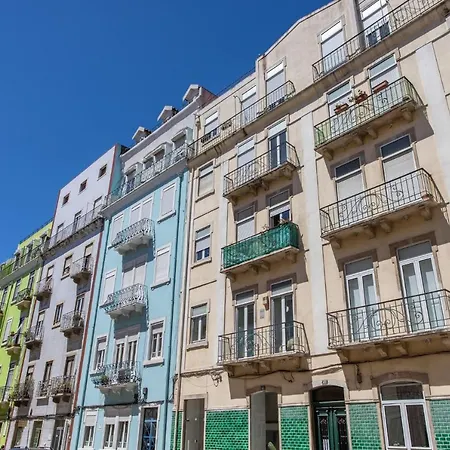 Apartment Amazing & Bright Loft In Hip Arroios With Private Rooftop!