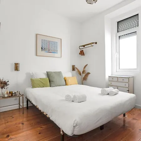 Amazing & Bright Loft In Hip Arroios With Private Rooftop! * Lisbon