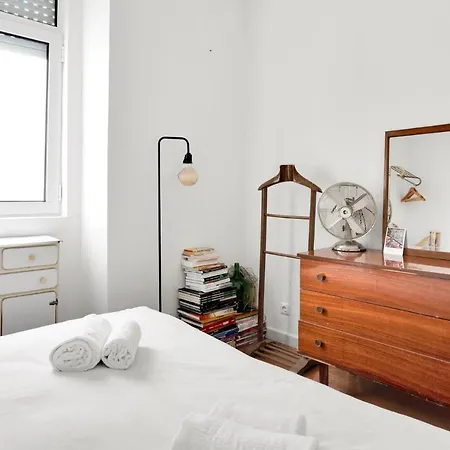 Amazing & Bright Loft In Hip Arroios With Private Rooftop! *