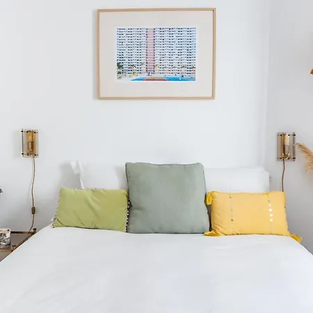 Amazing & Bright Loft In Hip Arroios With Private Rooftop! *