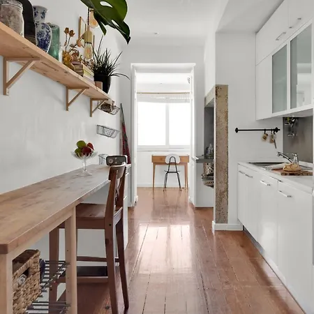 Apartment Amazing & Bright Loft In Hip Arroios With Private Rooftop! Lisbon
