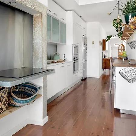 Amazing & Bright Loft In Hip Arroios With Private Rooftop! *