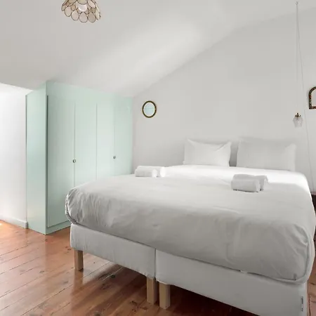 Apartment Amazing & Bright Loft In Hip Arroios With Private Rooftop! Lisbon