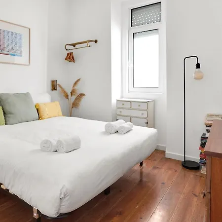 Apartment Amazing & Bright Loft In Hip Arroios With Private Rooftop! Lisbon